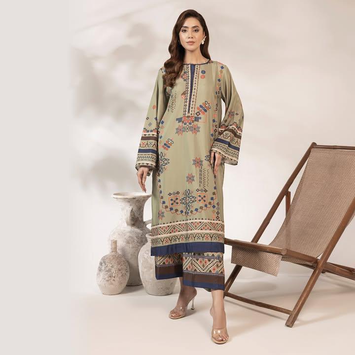 Ethnic Embroidered Design 2-Piece Outfit | Long Kameez & Trousers