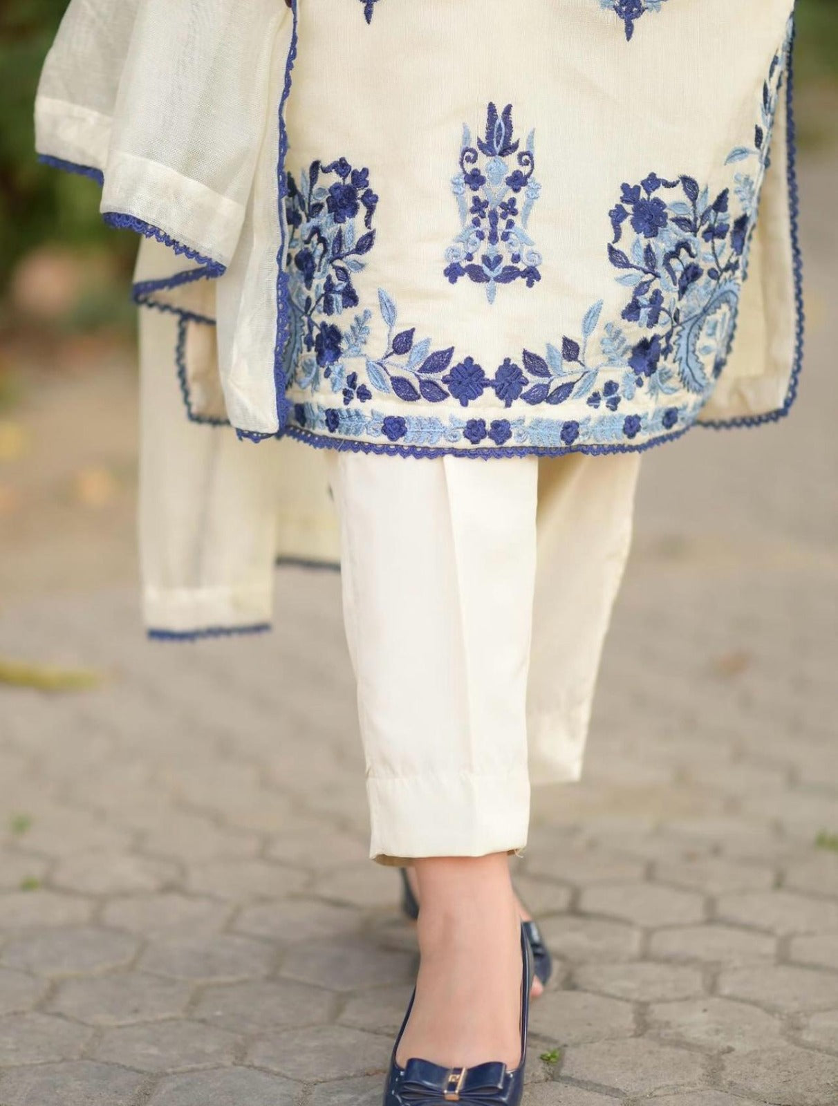 Elegant Winter Wear: Fully Embroidered Khadi Net Kurta & Trouser Set | Ready Stock