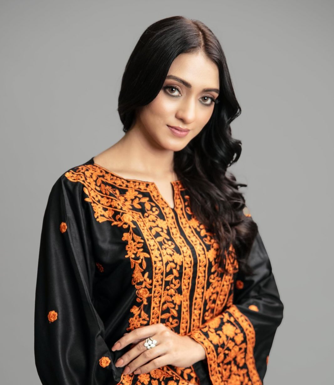 Premium Embroidered Linen 2-Piece Kurta Plazo Set - Black & Orange