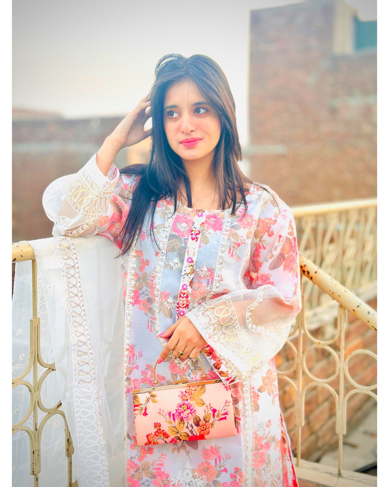 Winter Elegance: Embroidered Organza & Lawn Pakistani Ready-to-Wear.